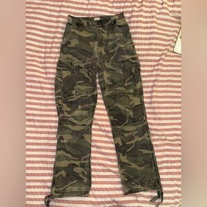 Brandy Melville camo pants